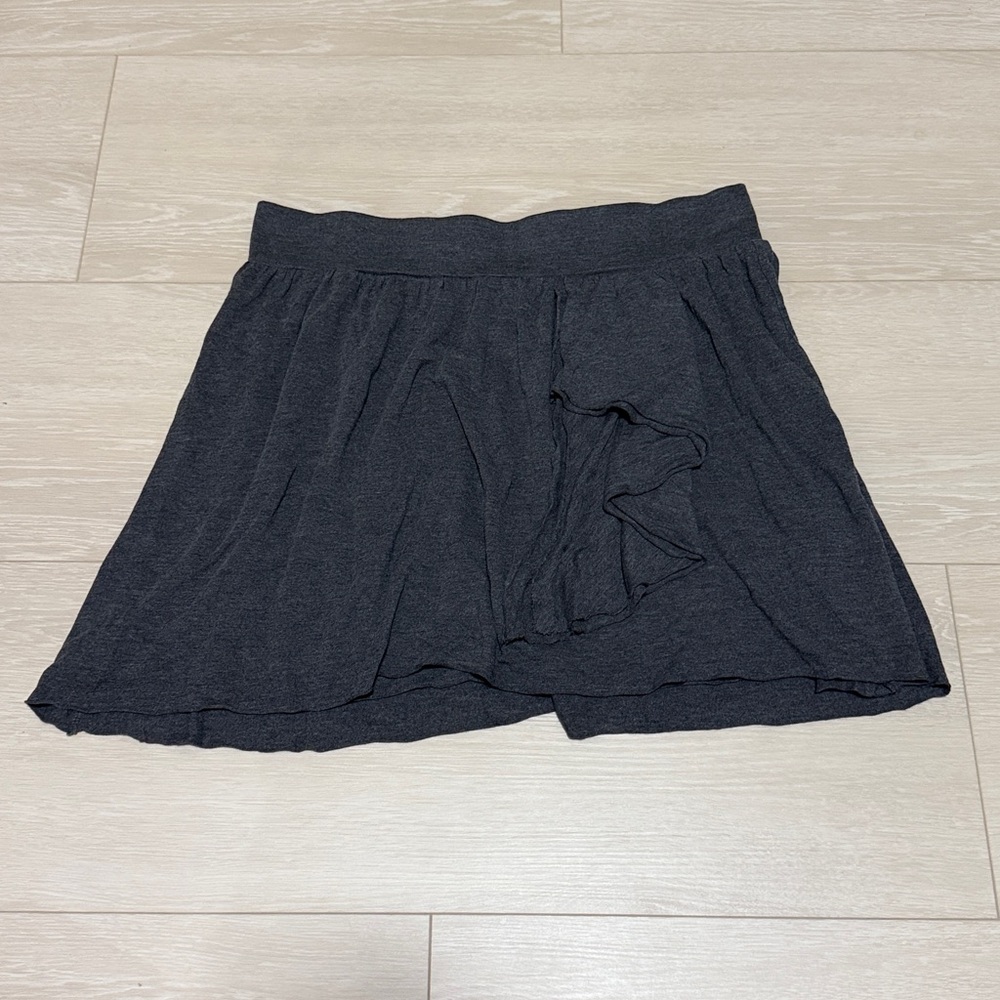 ✨ LOFT Charcoal Ruffle Mini Skirt